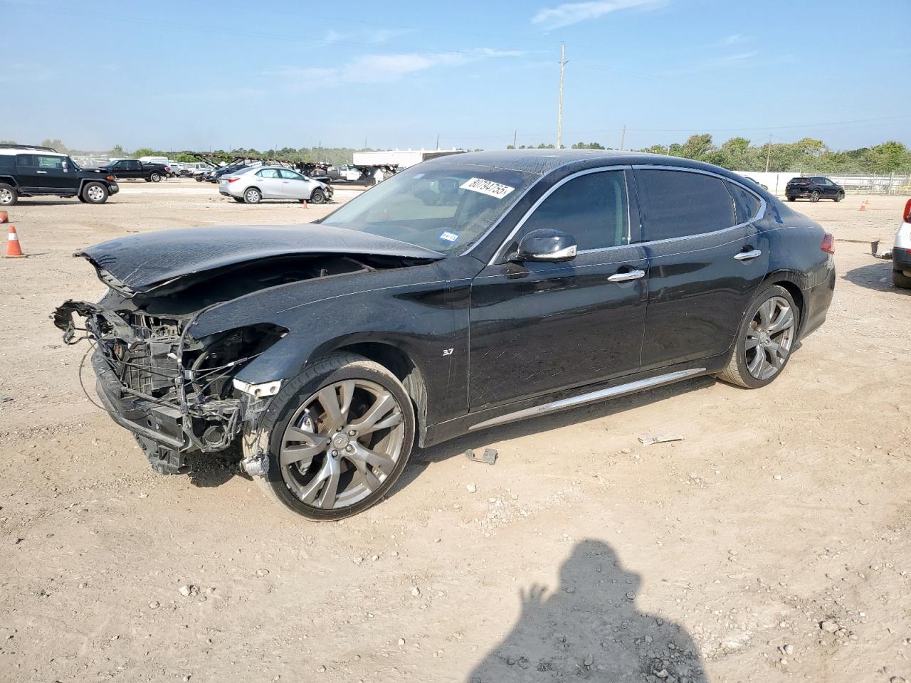INFINITI Q70 3.7