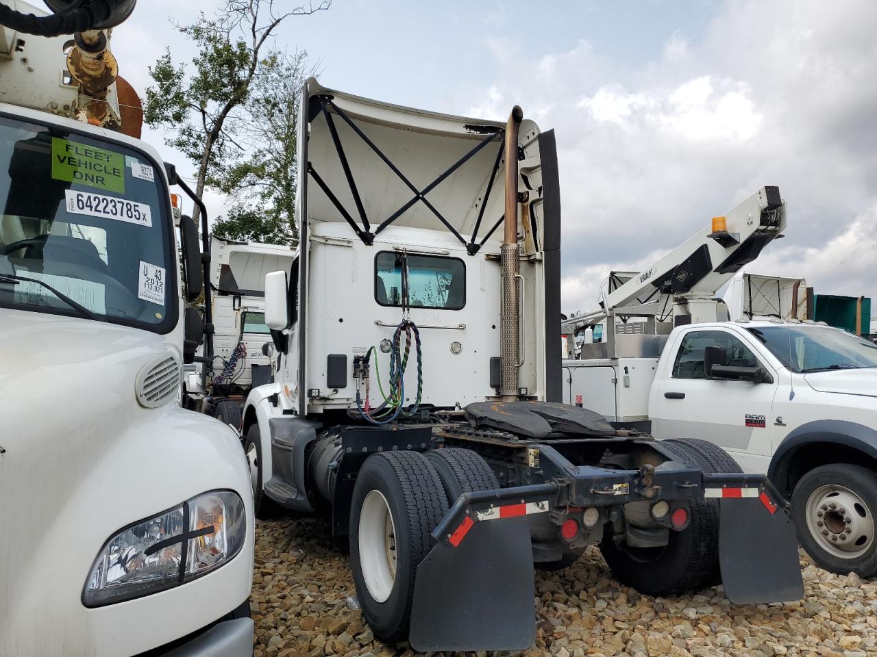 Lot #3240057512 2021 PETERBILT TRACTOR 579