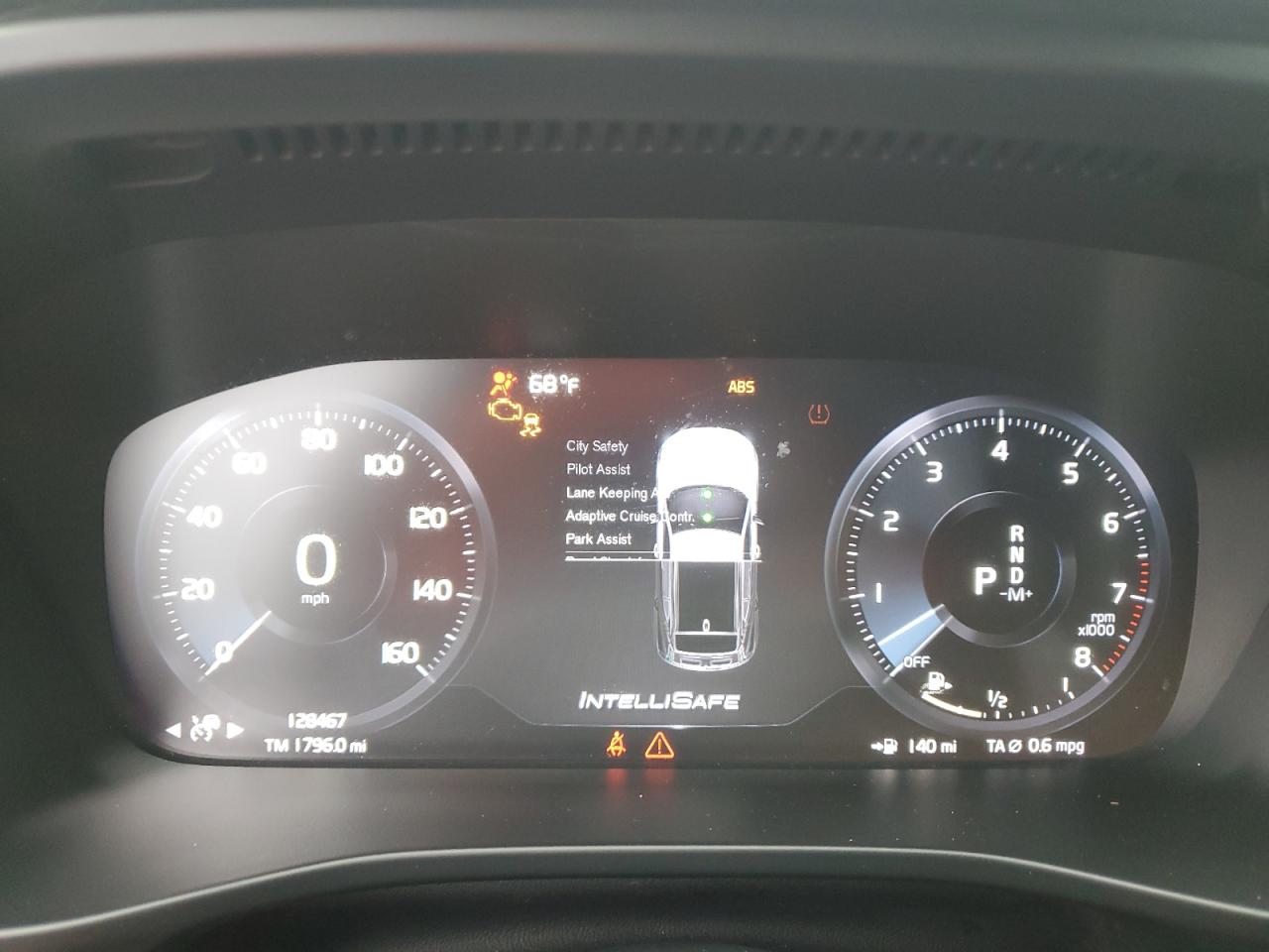 VOLVO XC40 T5 MOMENTUM