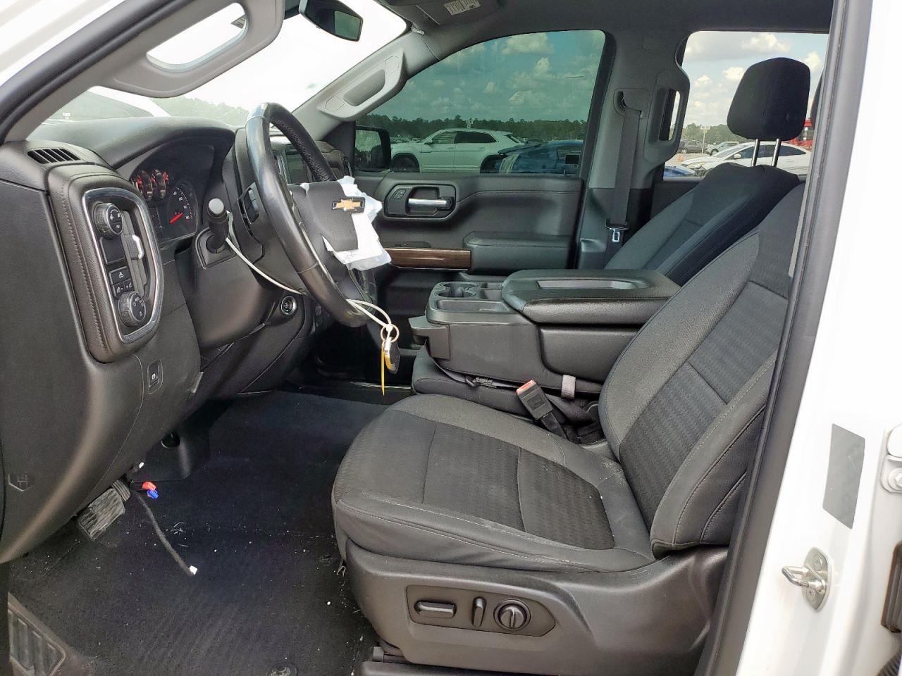 CHEVROLET SILVERADO C1500 LT