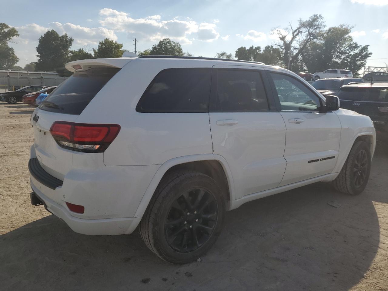 JEEP GRAND CHEROKEE LAREDO