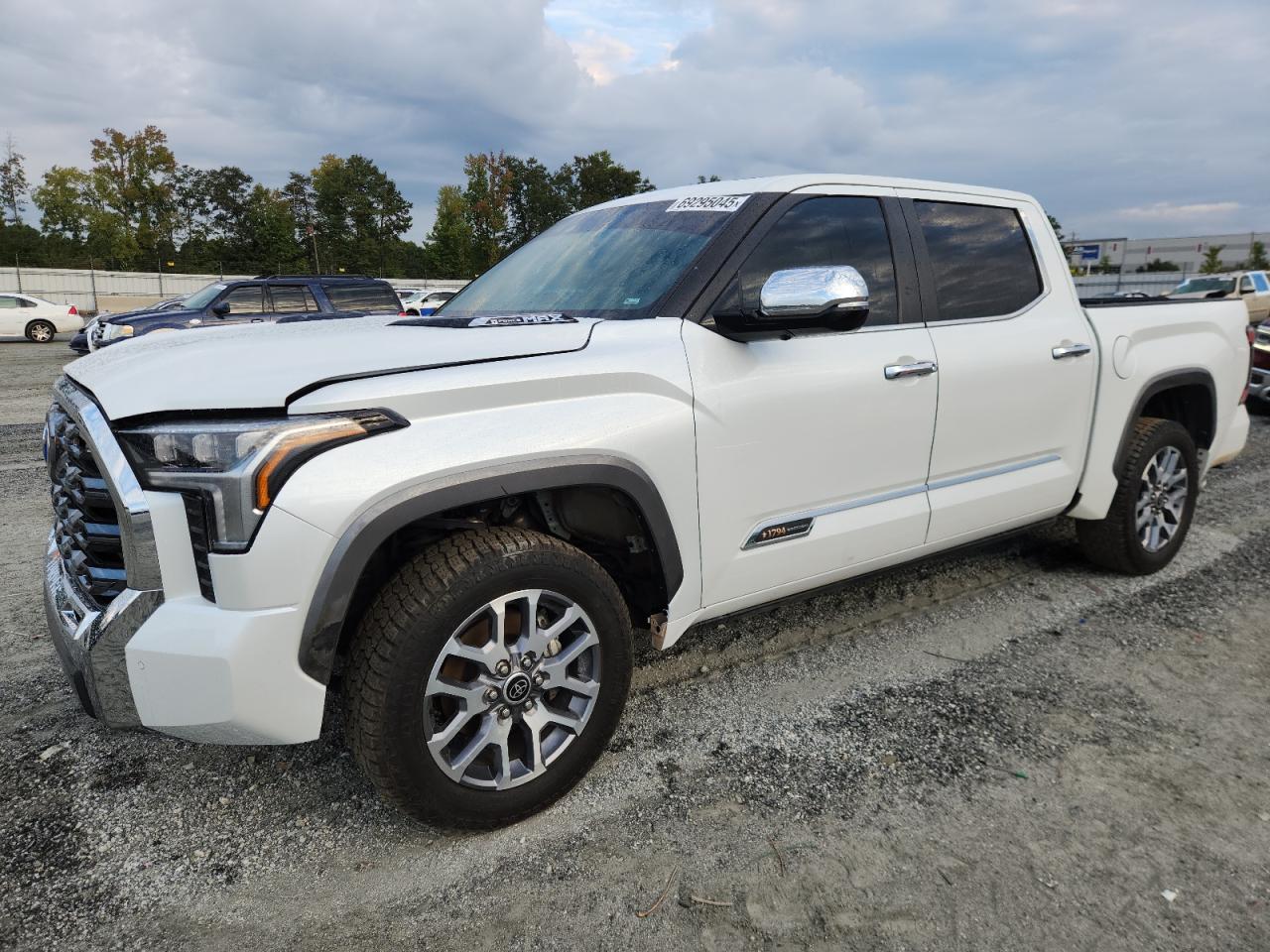 TOYOTA TUNDRA CREWMAX PLATINUM