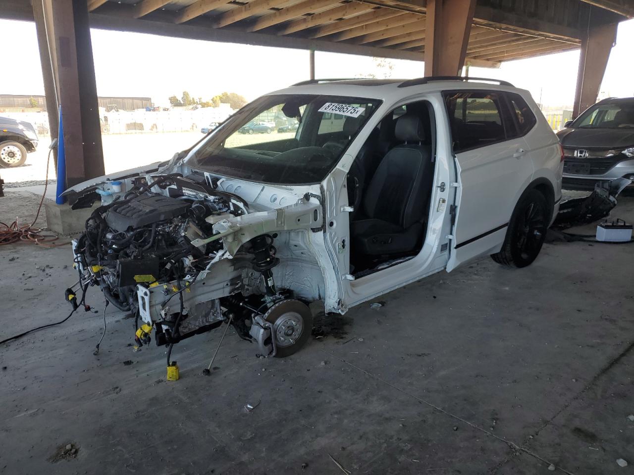 VOLKSWAGEN TIGUAN SE R-LINE BLACK