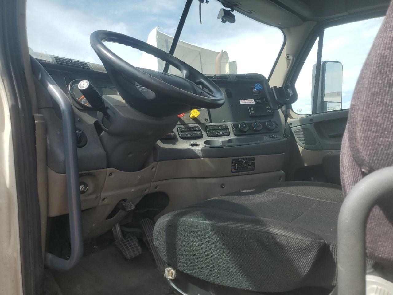 Lot #3246184088 2016 FREIGHTLINER CASCADIA 1