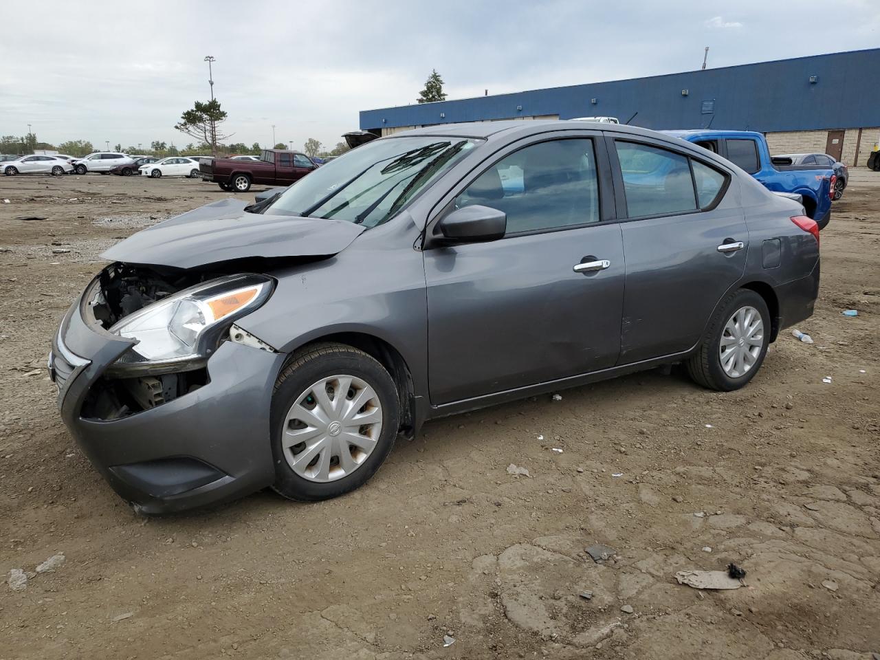NISSAN VERSA S