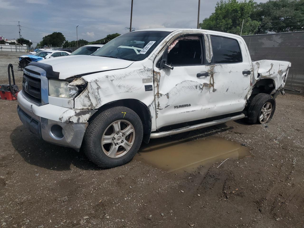TOYOTA TUNDRA CREWMAX SR5