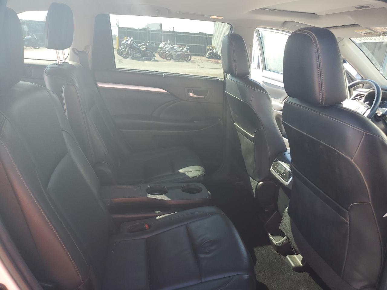 TOYOTA HIGHLANDER SE