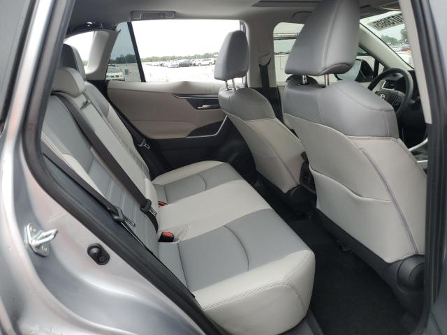 2020 TOYOTA RAV4 XLE P JTMC1RFV1LD047018