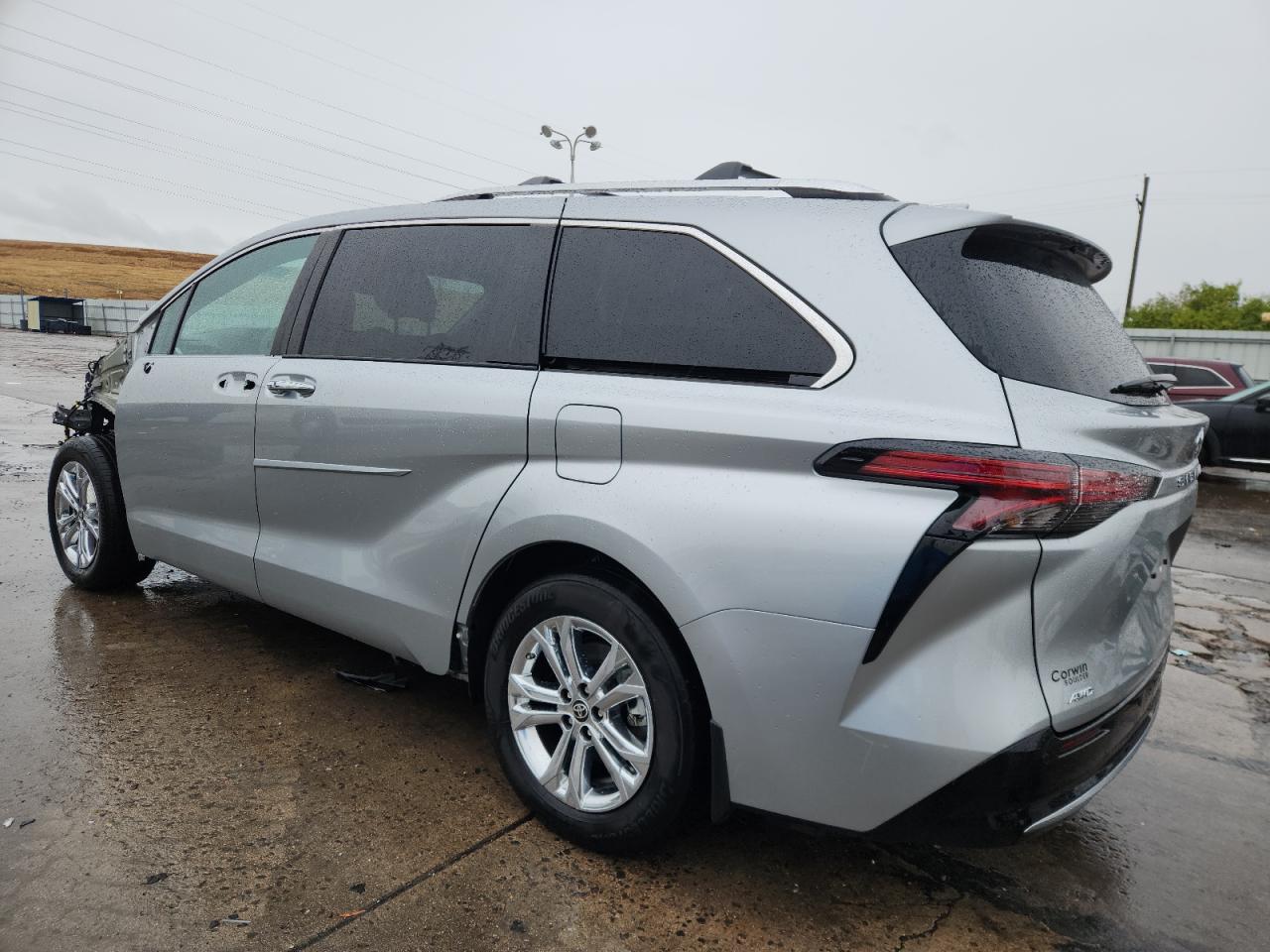 TOYOTA SIENNA LIMITED