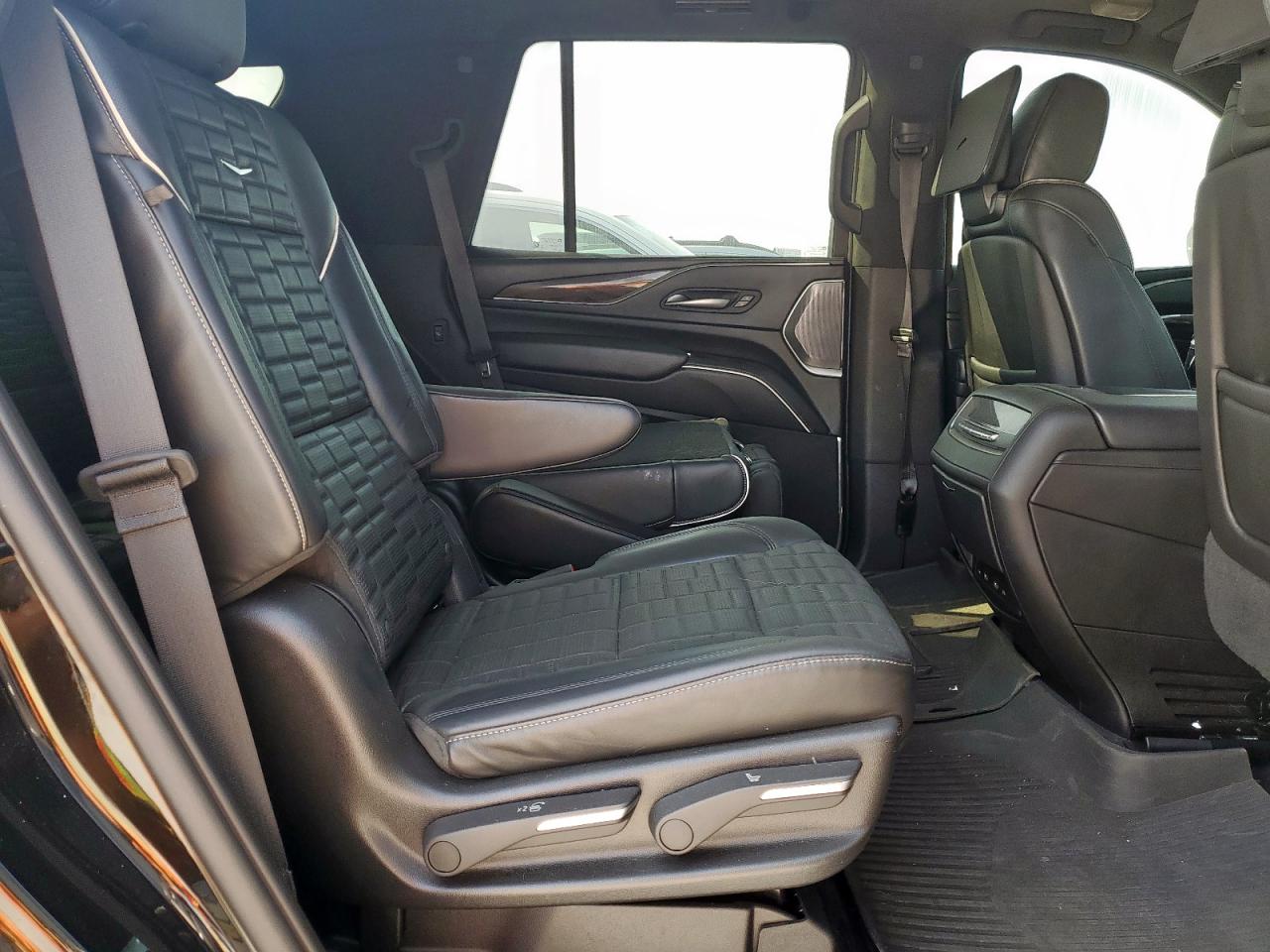 CADILLAC ESCALADE SPORT PLATINUM