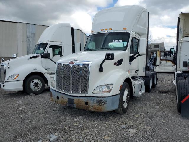 2016 PETERBILT TRACTOR 579 #3292332273