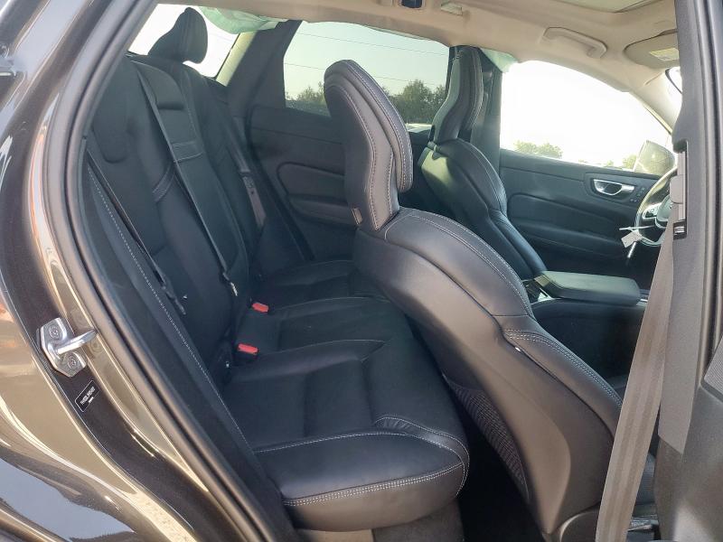 2021 VOLVO XC60 T5 IN YV4102DL3M1854692