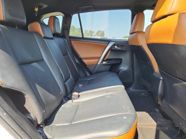 2017 TOYOTA RAV4 SE JTMNFREV5HJ711230