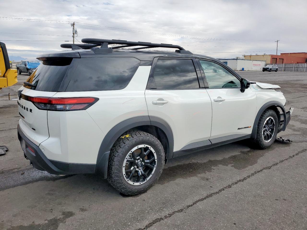 NISSAN PATHFINDER SV