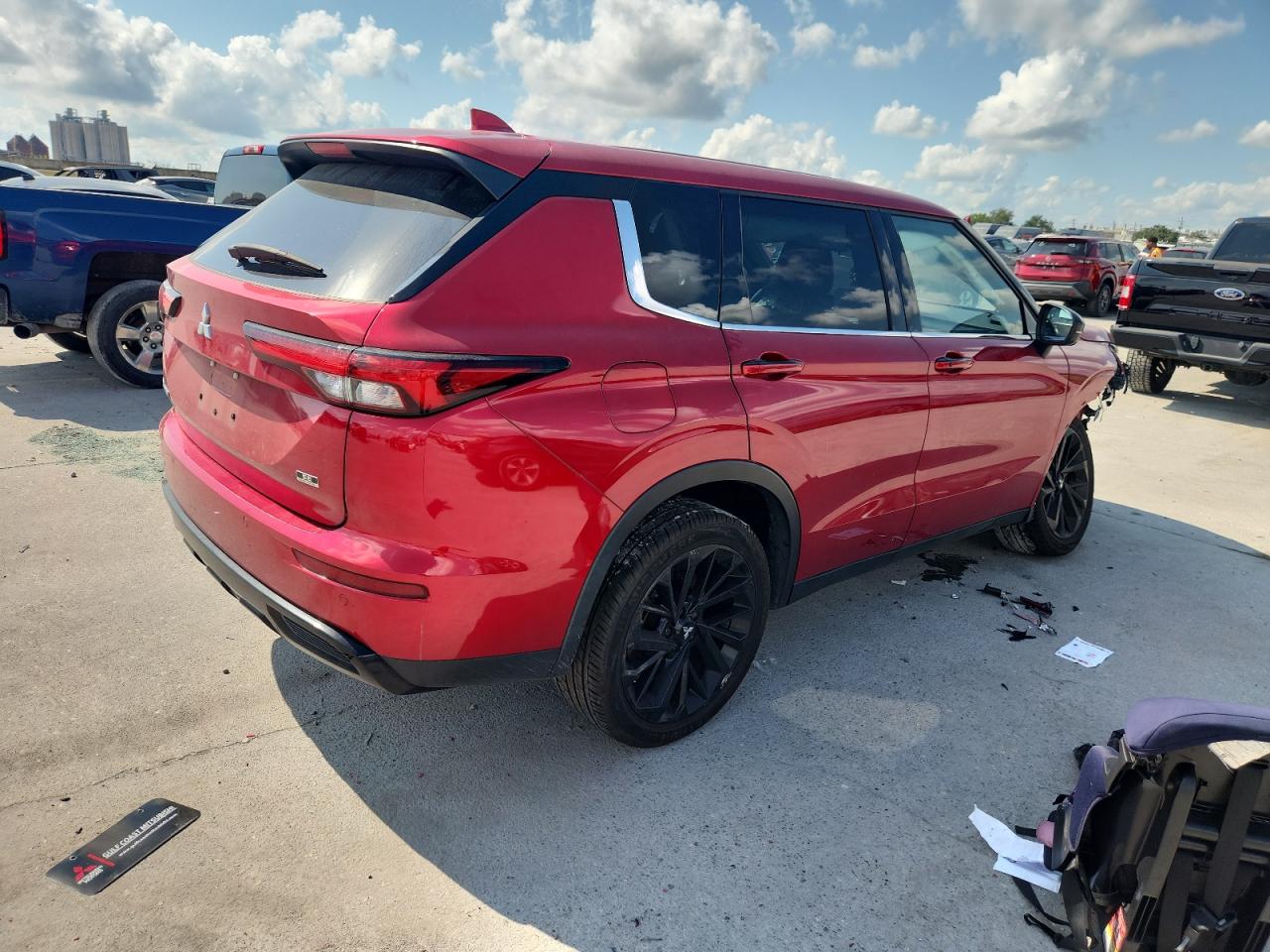 MITSUBISHI OUTLANDER SE