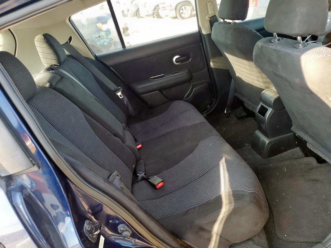 NISSAN VERSA S