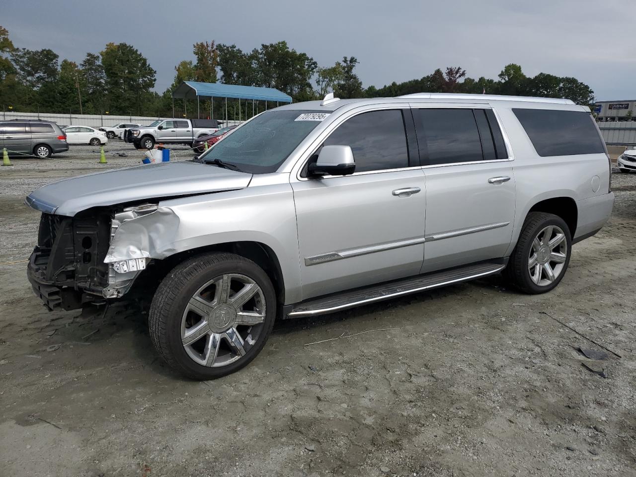 CADILLAC ESCALADE ESV LUXURY