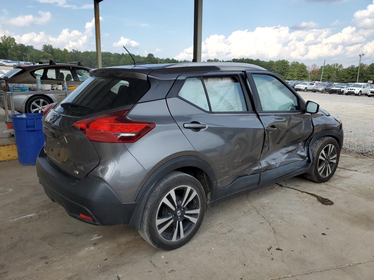 NISSAN KICKS S