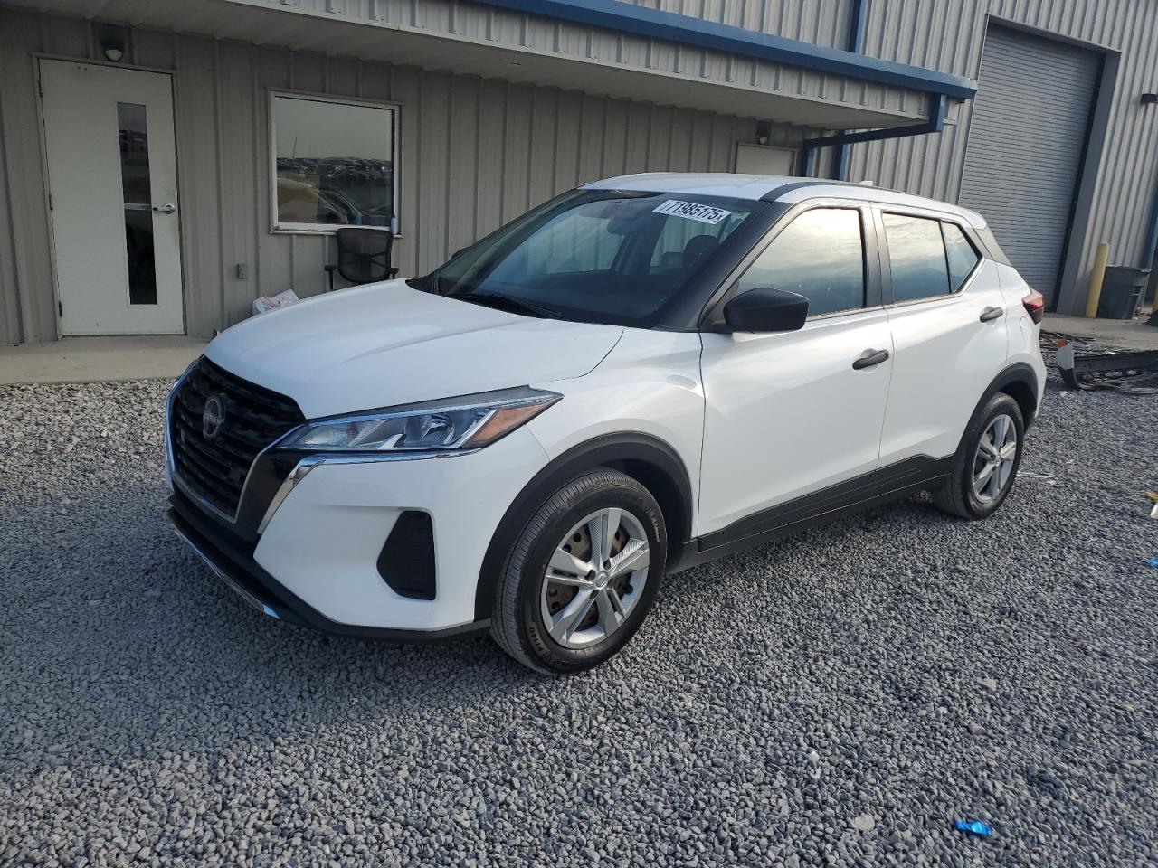 NISSAN KICKS S