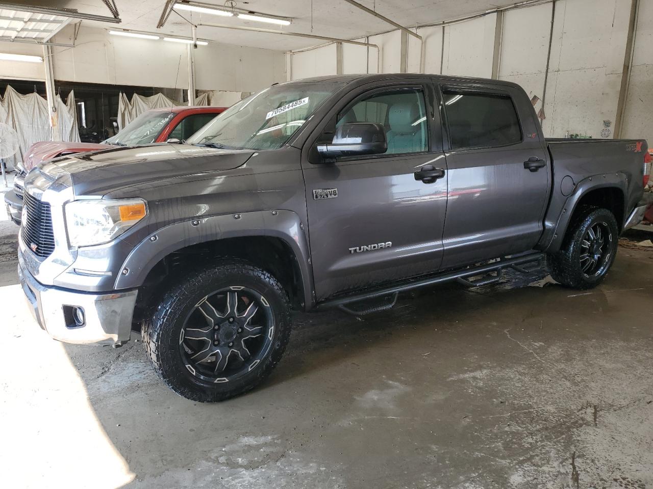 TOYOTA TUNDRA CREWMAX SR5