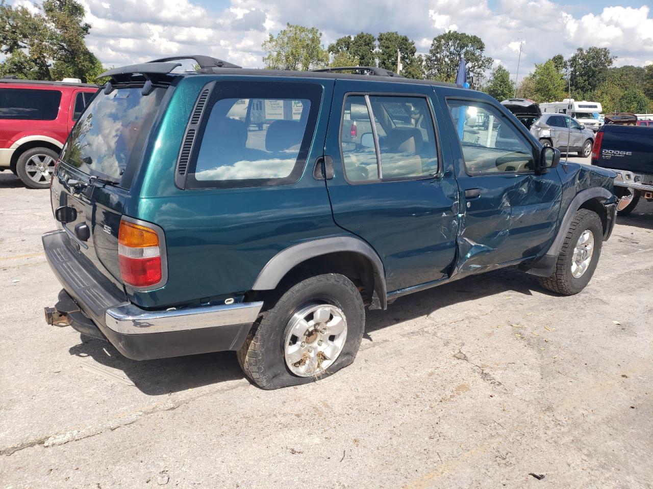 Lot #3264458407 1997 NISSAN PATHFINDER