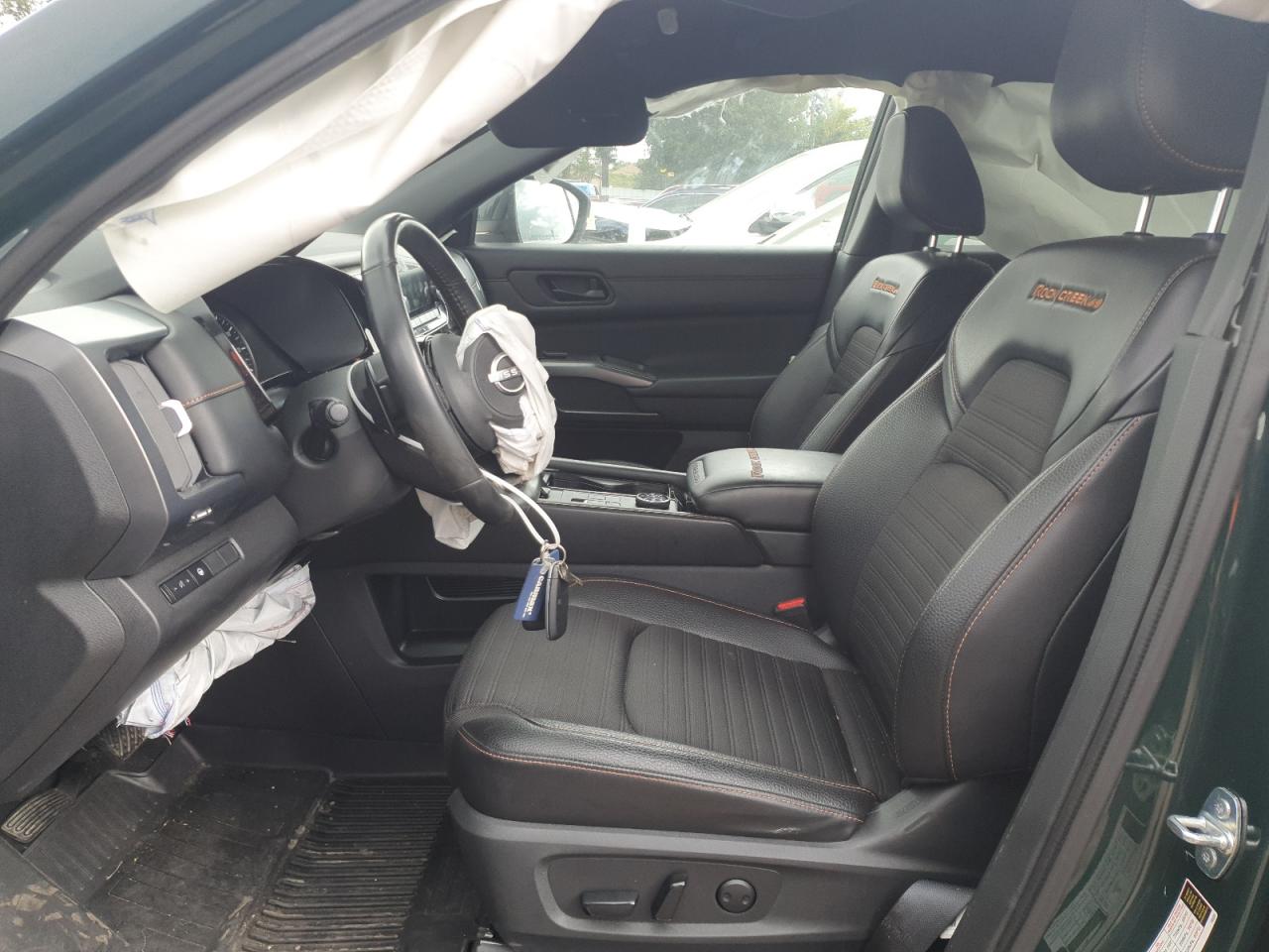 NISSAN PATHFINDER SV