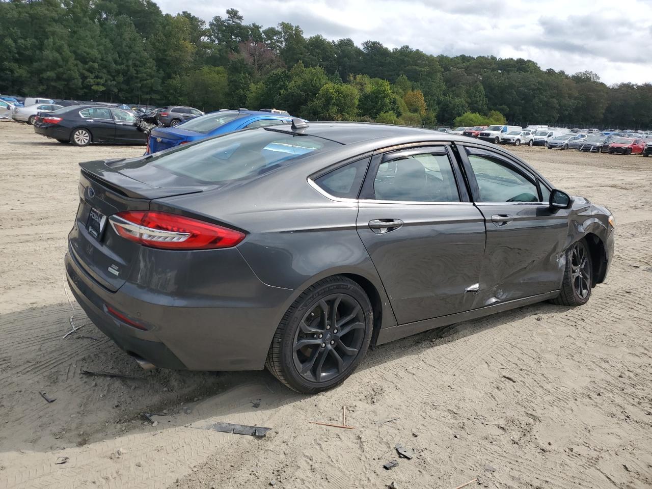 FORD FUSION SE