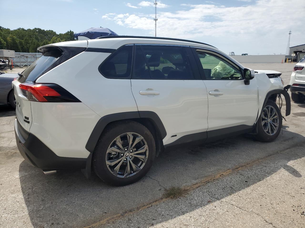 TOYOTA RAV4 XLE PREMIUM