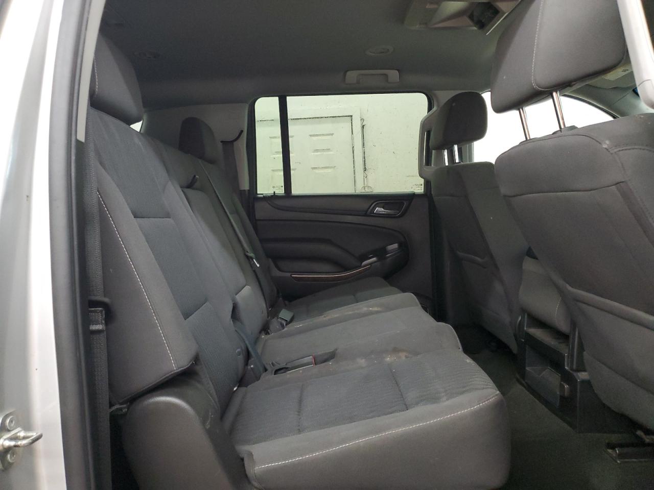 CHEVROLET SUBURBAN C1500 LS