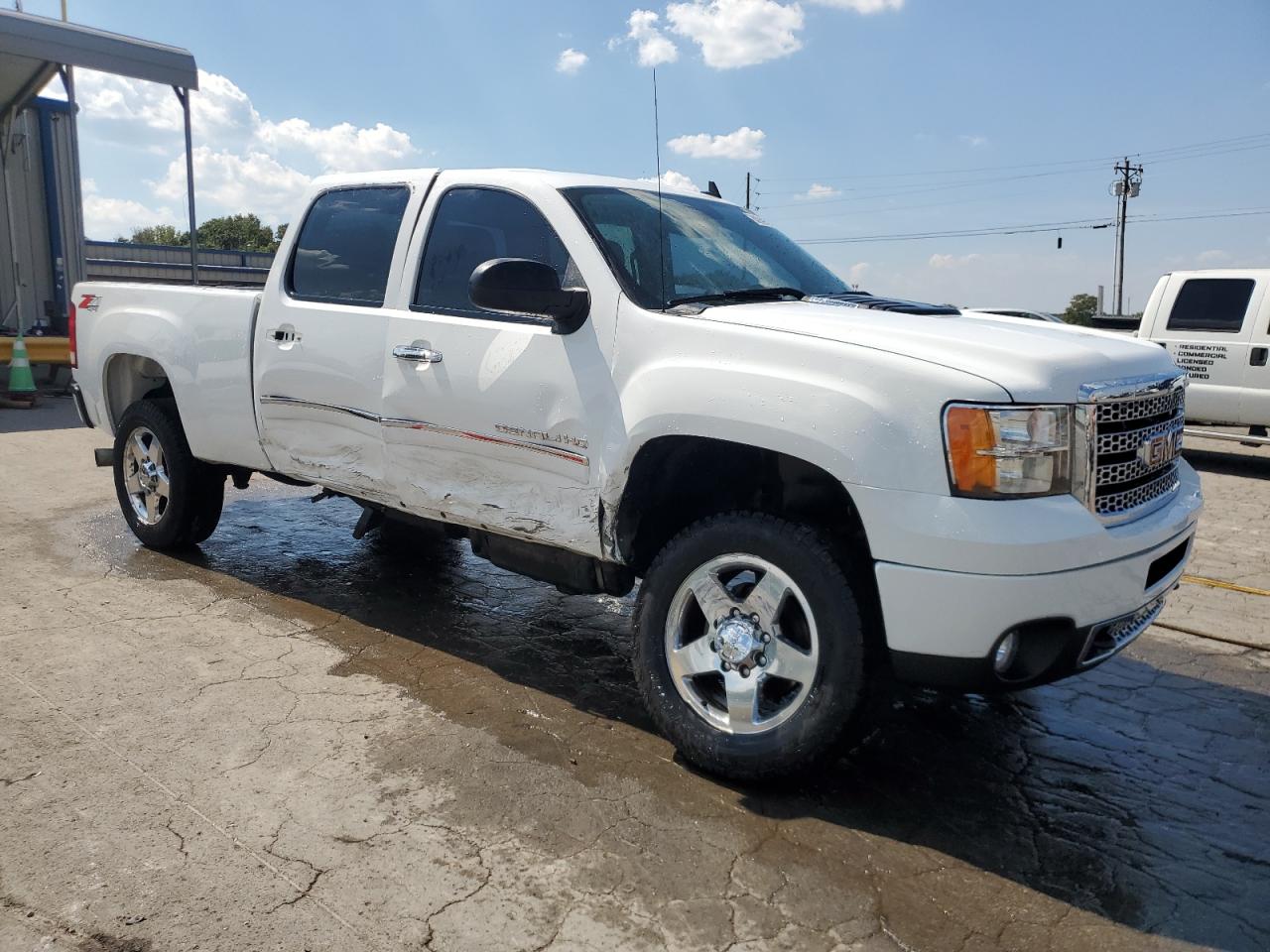 GMC SIERRA K2500 DENALI