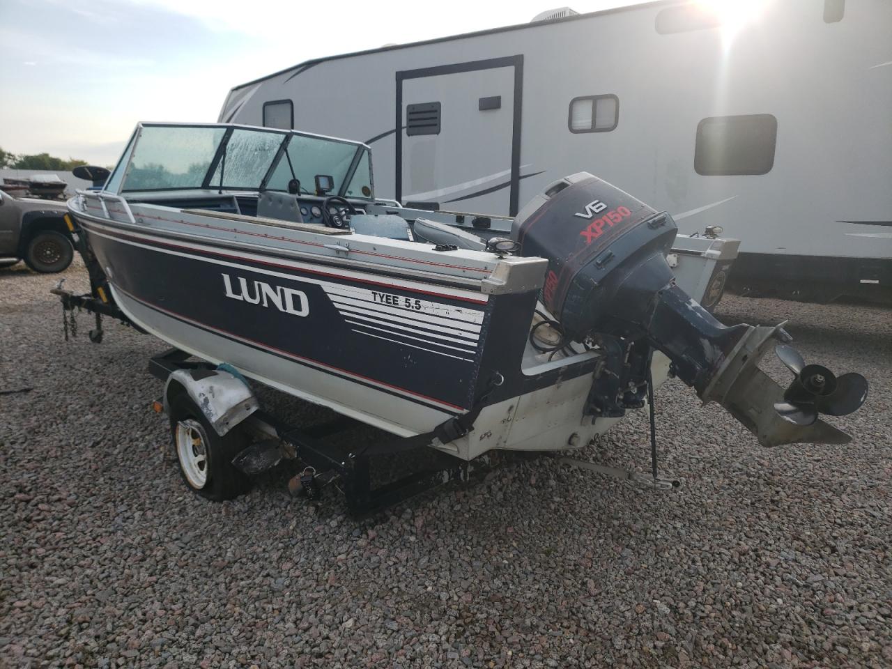 Lot #3242589589 1988 LUND BOAT