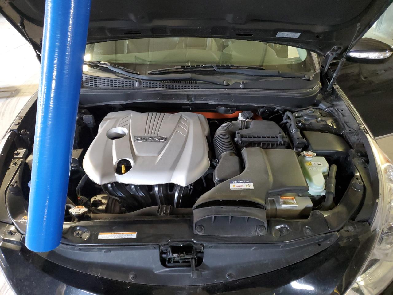 HYUNDAI SONATA HYBRID