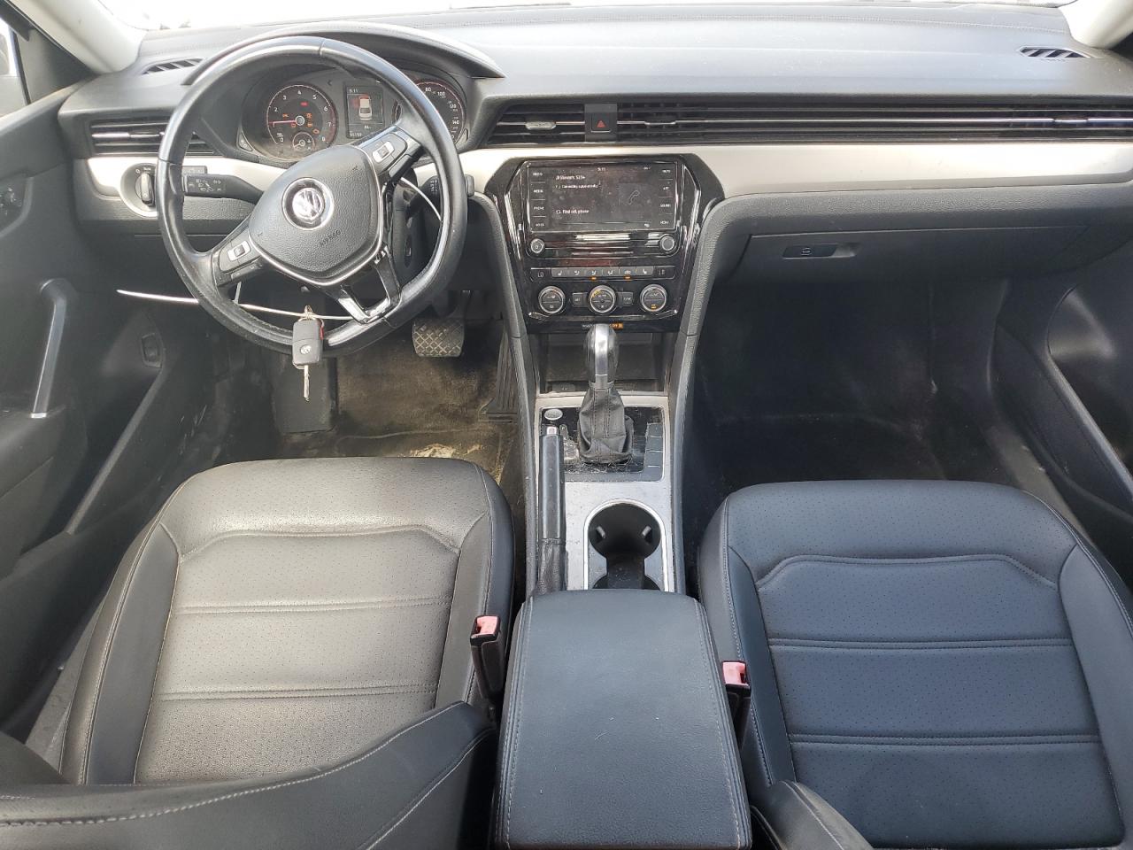 VOLKSWAGEN PASSAT SE