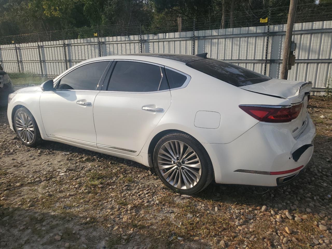 KIA CADENZA PREMIUM