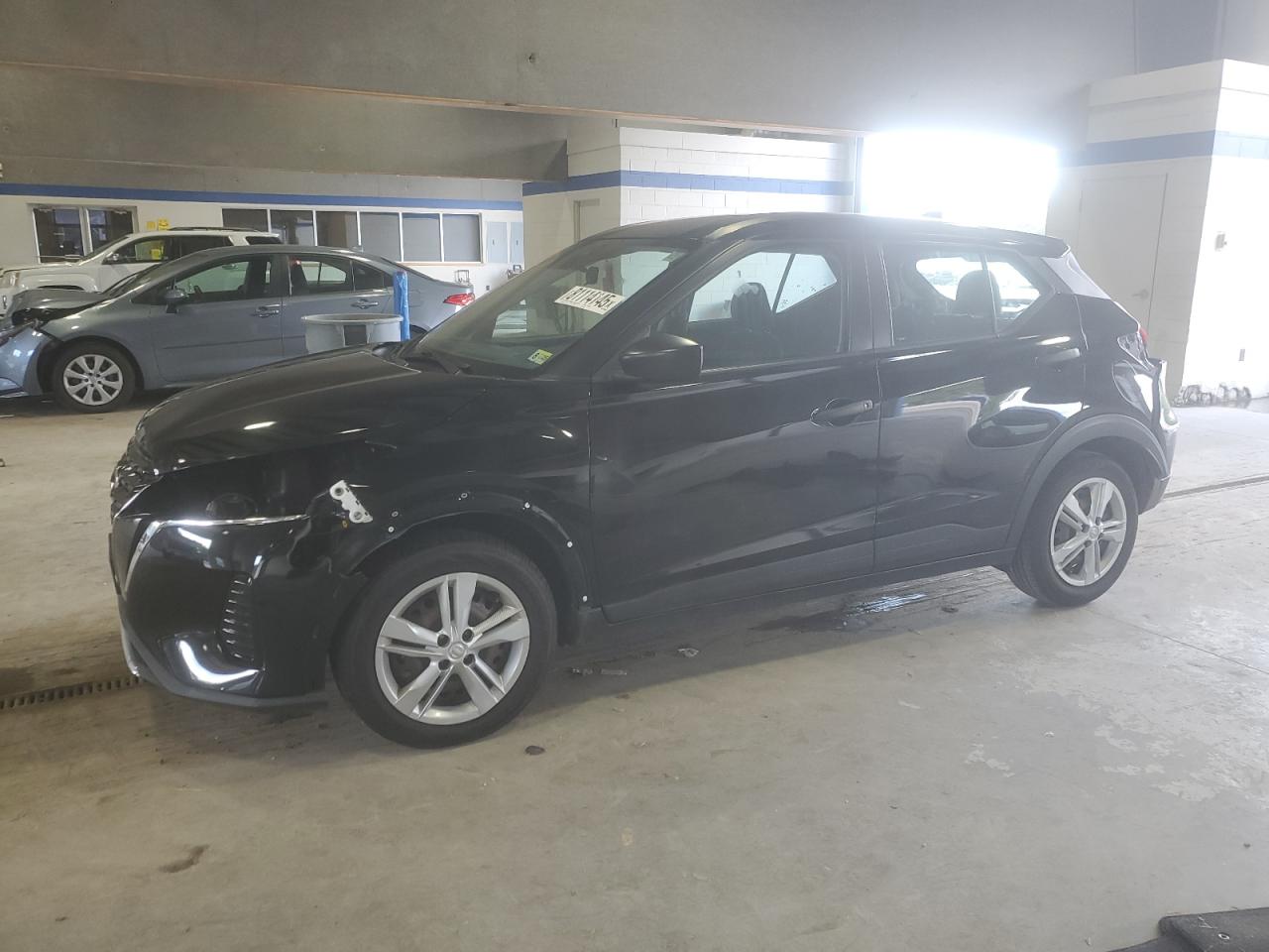 NISSAN KICKS S