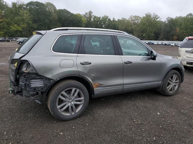 2016 VOLKSWAGEN TOUAREG SP WVGEF9BP0GD010643