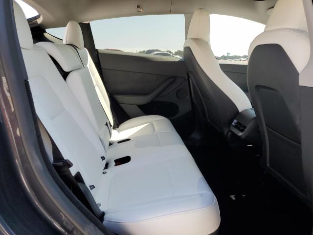 2025 TESLA MODEL Y 7SAYGDEDXSA353805