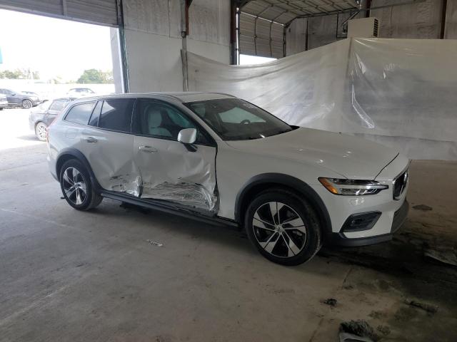 2022 VOLVO V60 CROSS COUNTRY T5 MOMENTUM YV4102WK4N2092036