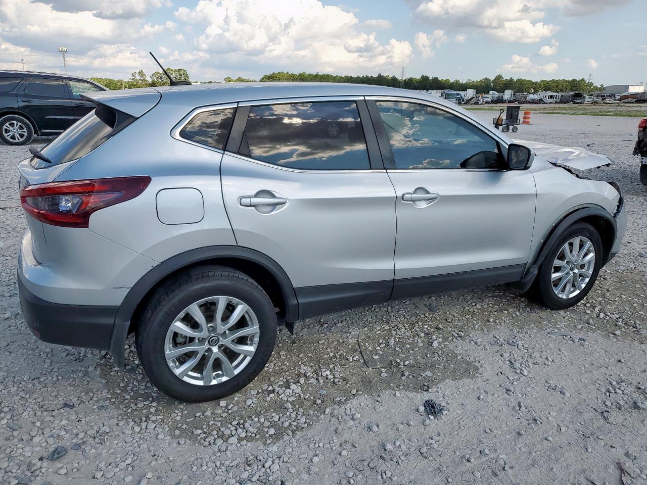 NISSAN ROGUE SPORT S