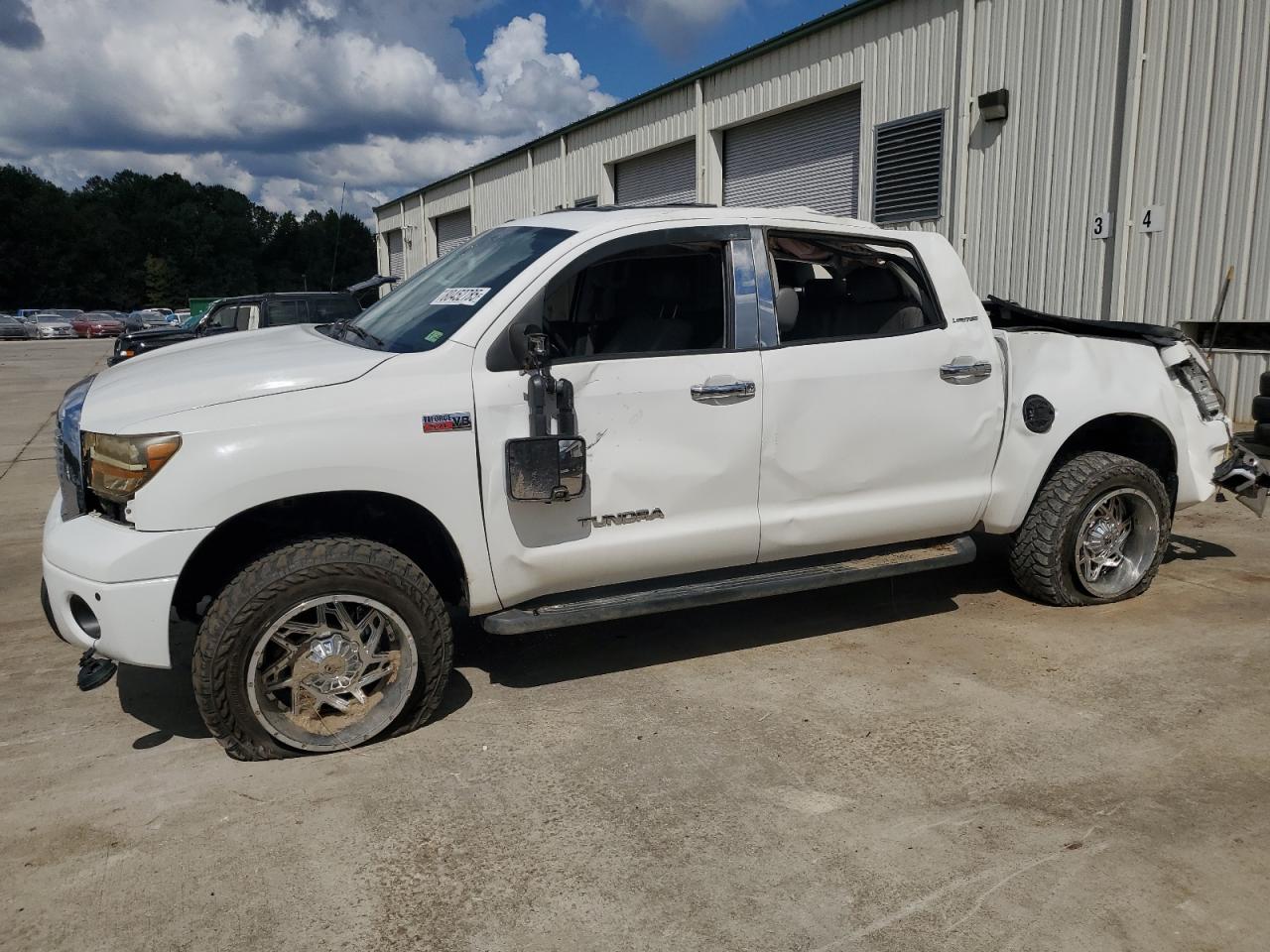 TOYOTA TUNDRA CREWMAX LIMITED