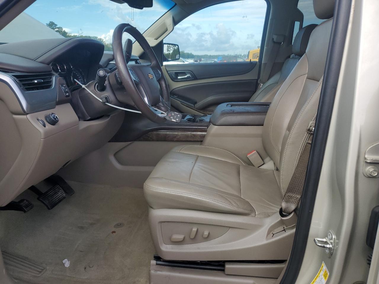 CHEVROLET SUBURBAN C1500 LT