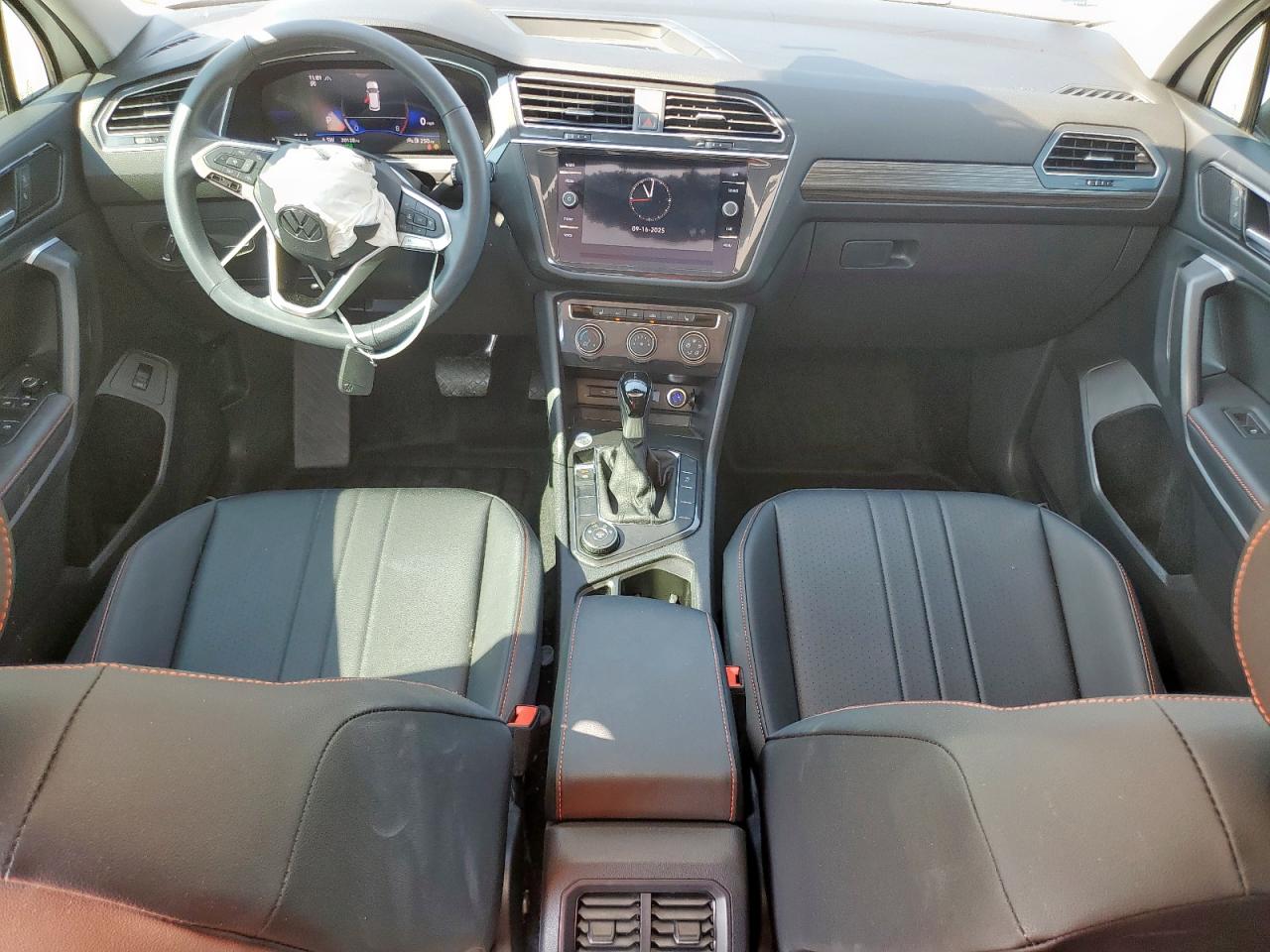 VOLKSWAGEN TIGUAN SE