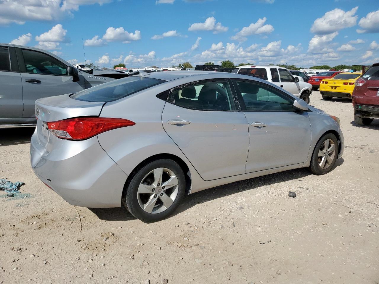 HYUNDAI ELANTRA GLS