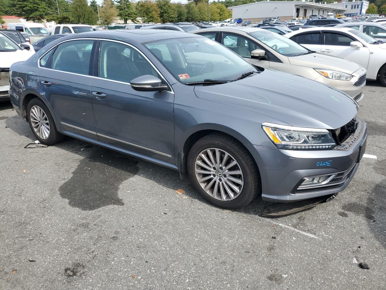 VOLKSWAGEN PASSAT SE