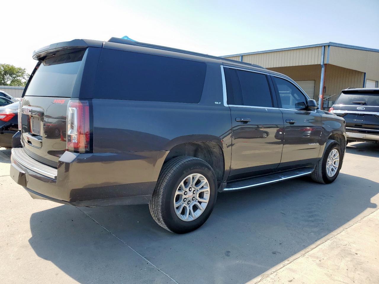 GMC YUKON K1500 SLT