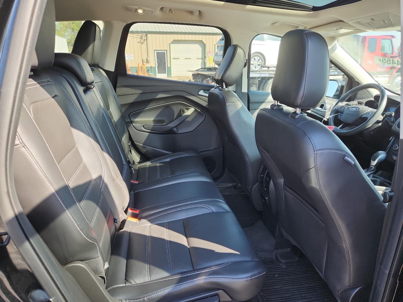 FORD ESCAPE TITANIUM