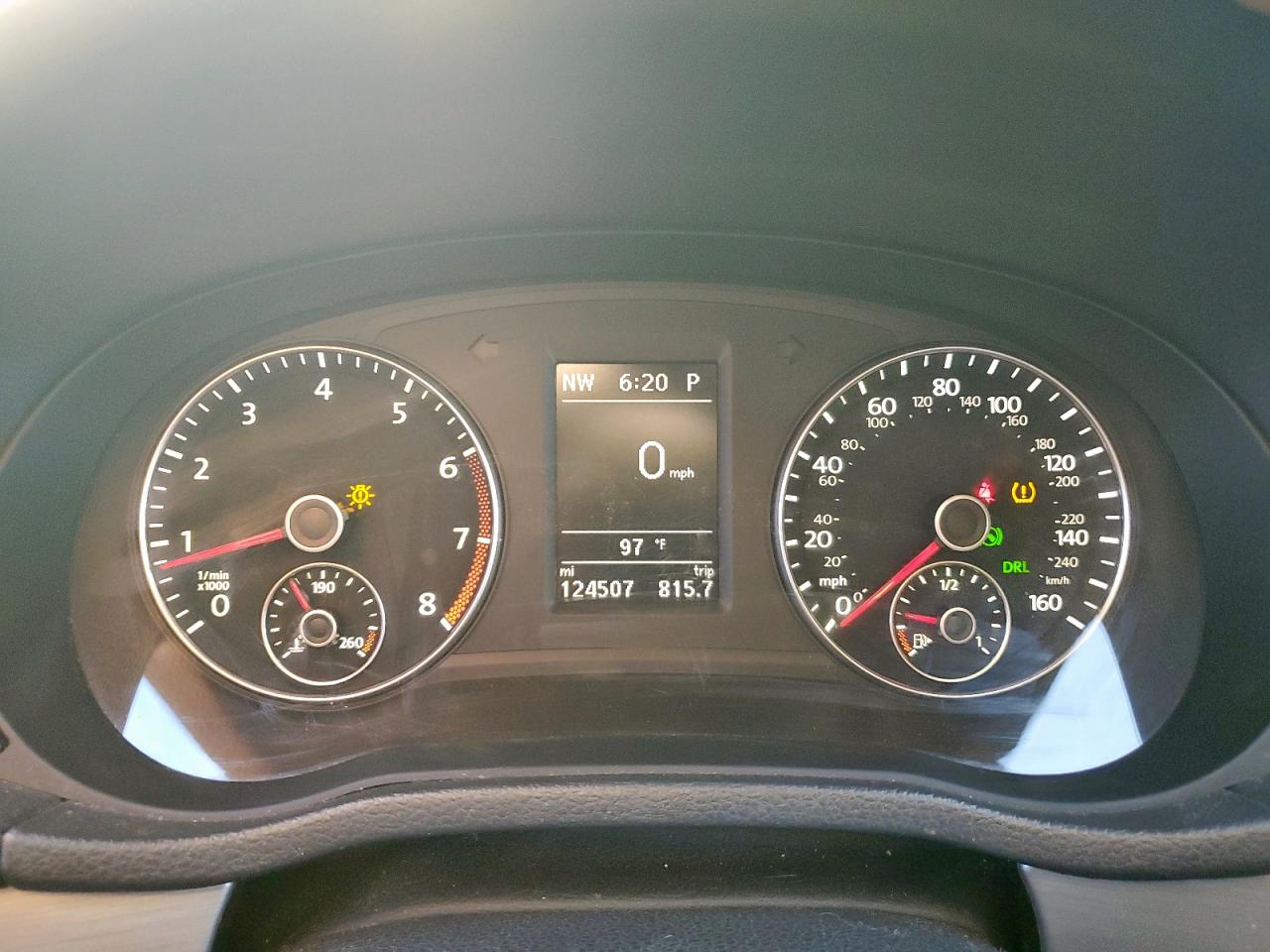 VOLKSWAGEN PASSAT SE