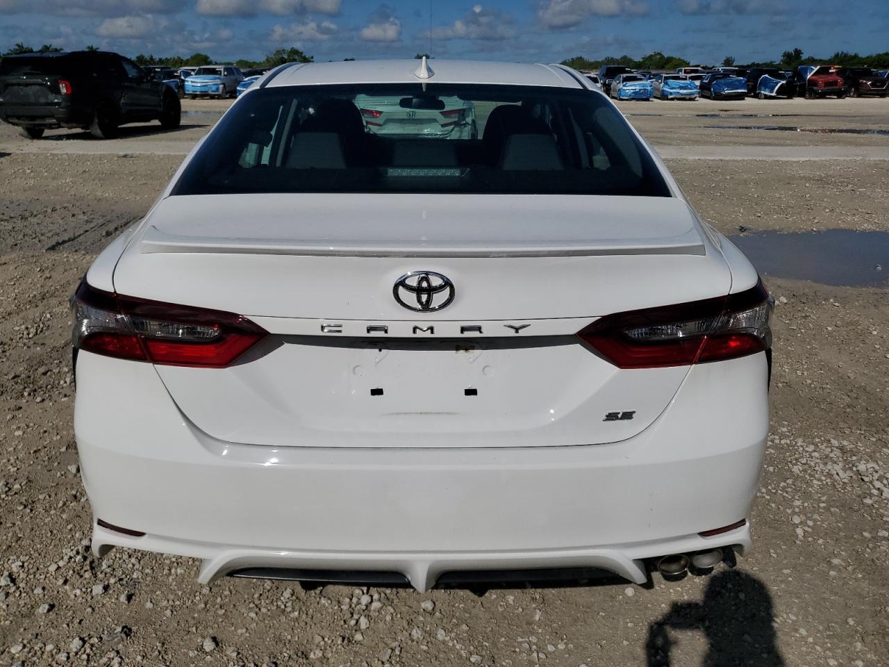 TOYOTA CAMRY SE NIGHT SHADE