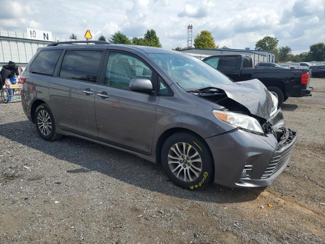 2018 TOYOTA SIENNA XLE 5TDYZ3DC3JS919097