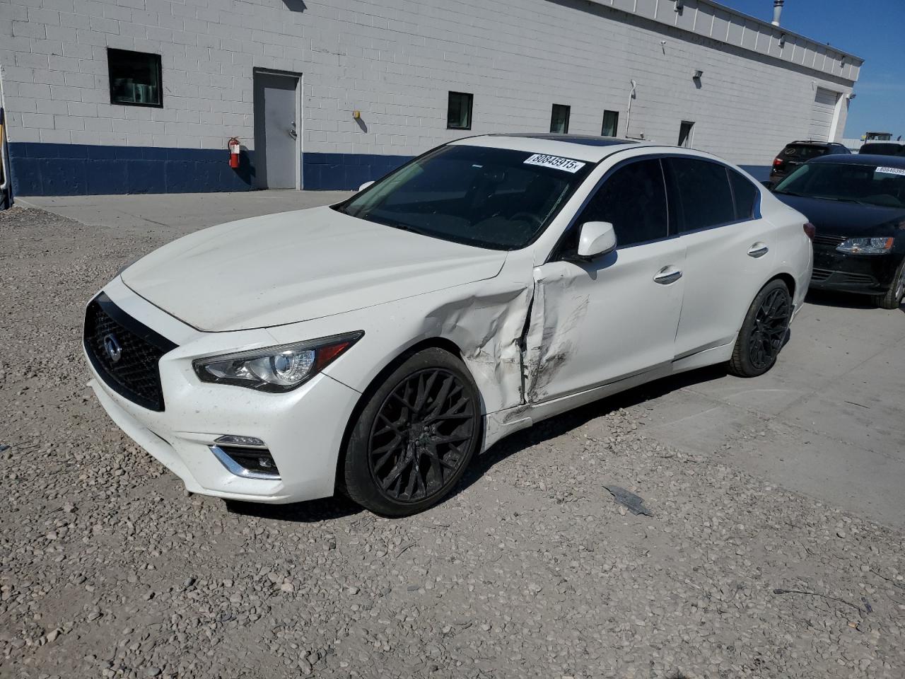 INFINITI Q50 LUXE